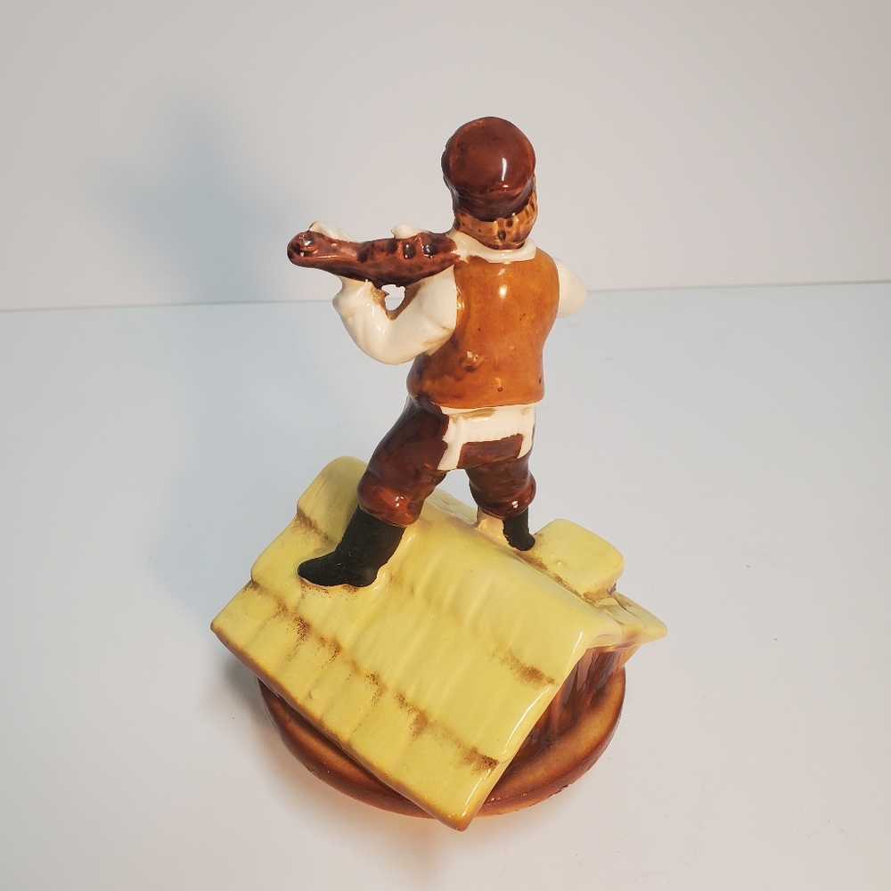 Vintage Fiddler on the roof Ceramic music box.